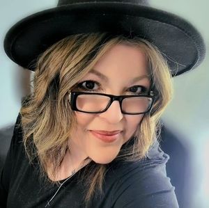 Meet your Posher, Wendy